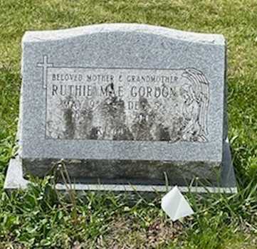 Grave Care: Before and After / image 361350